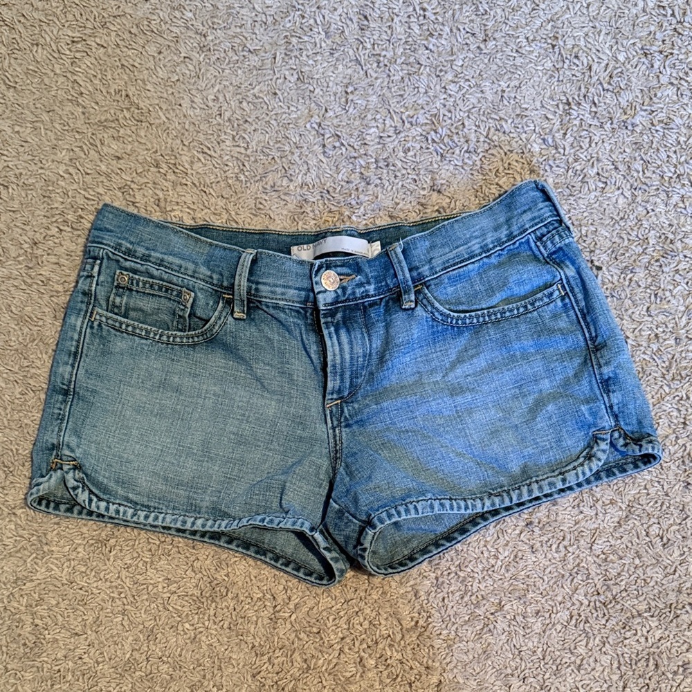16.| Old Navy | Women’s Medium Blue Denim Shorts - Picture 1 of 4